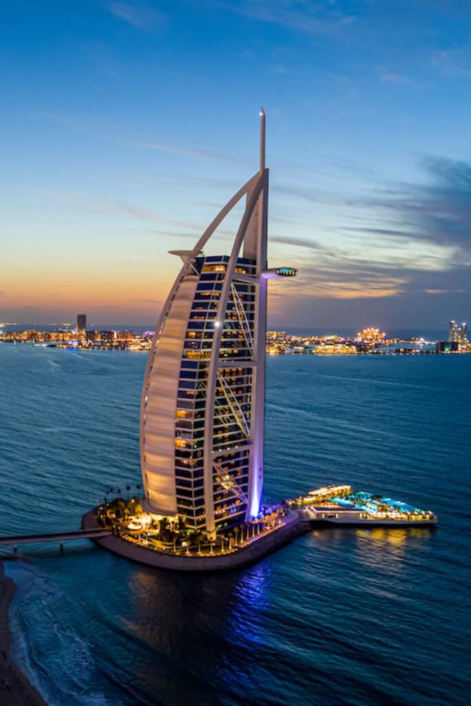 This image has an empty alt attribute; its file name is Burj-Al-Arab-683x1024.jpeg