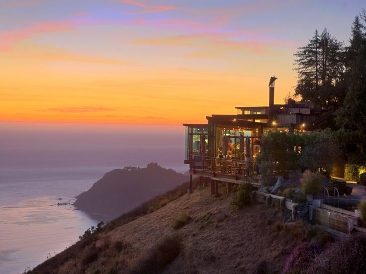 This image has an empty alt attribute; its file name is Post-Ranch-Inn-in-Big-Sur-California.jpeg